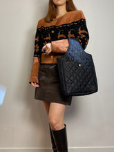 将图片加载到图库查看器,Handmade quilted plank bag