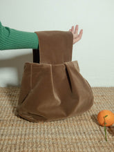 将图片加载到图库查看器,Handmade small wrist bag