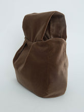 将图片加载到图库查看器,Handmade small wrist bag