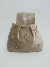 Charger l'image dans la galerie, Handmade small wrist bag