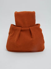 将图片加载到图库查看器,Handmade small wrist bag