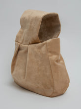 将图片加载到图库查看器,Handmade small wrist bag