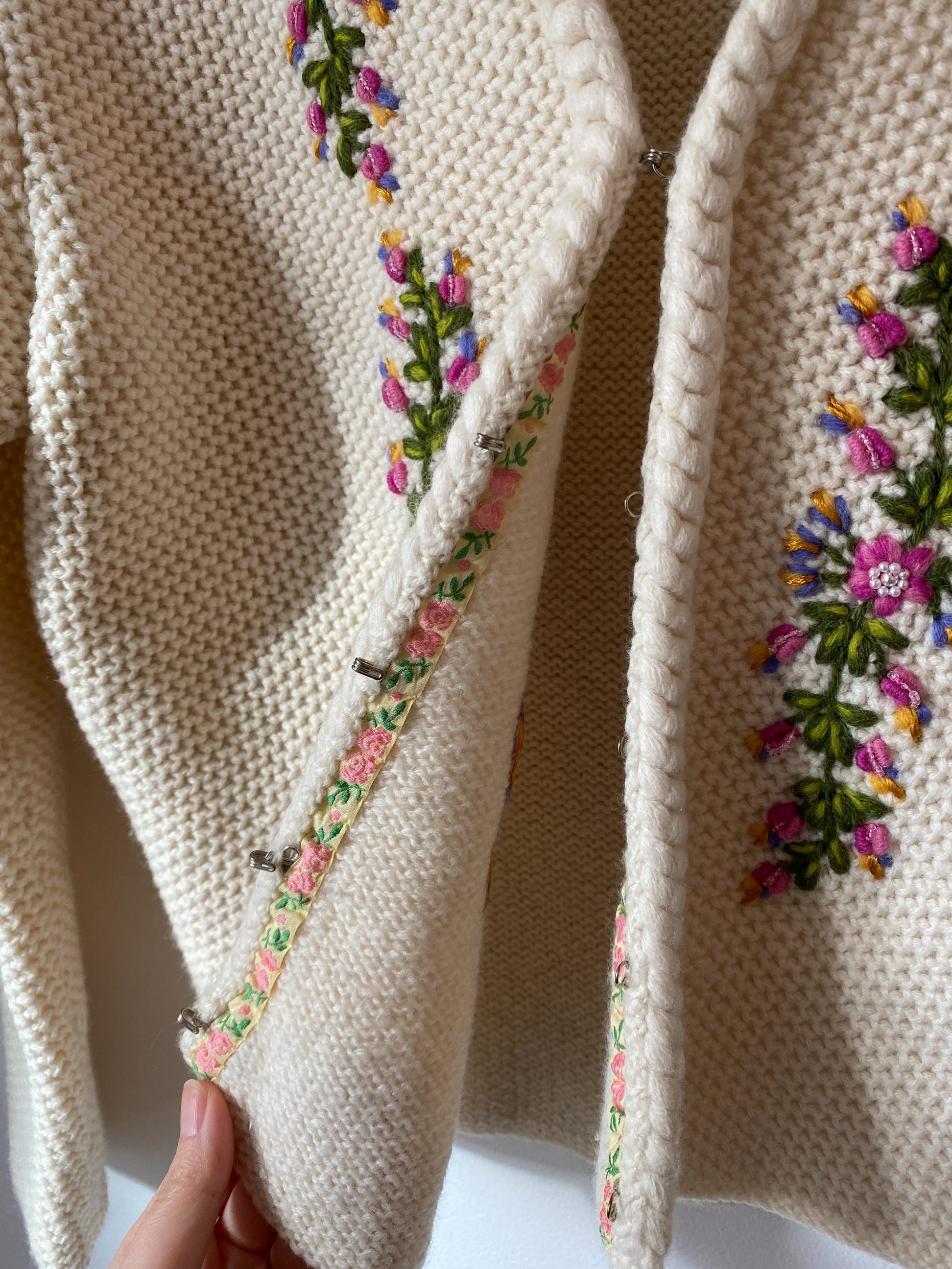 Vintage embroidery cardigan
