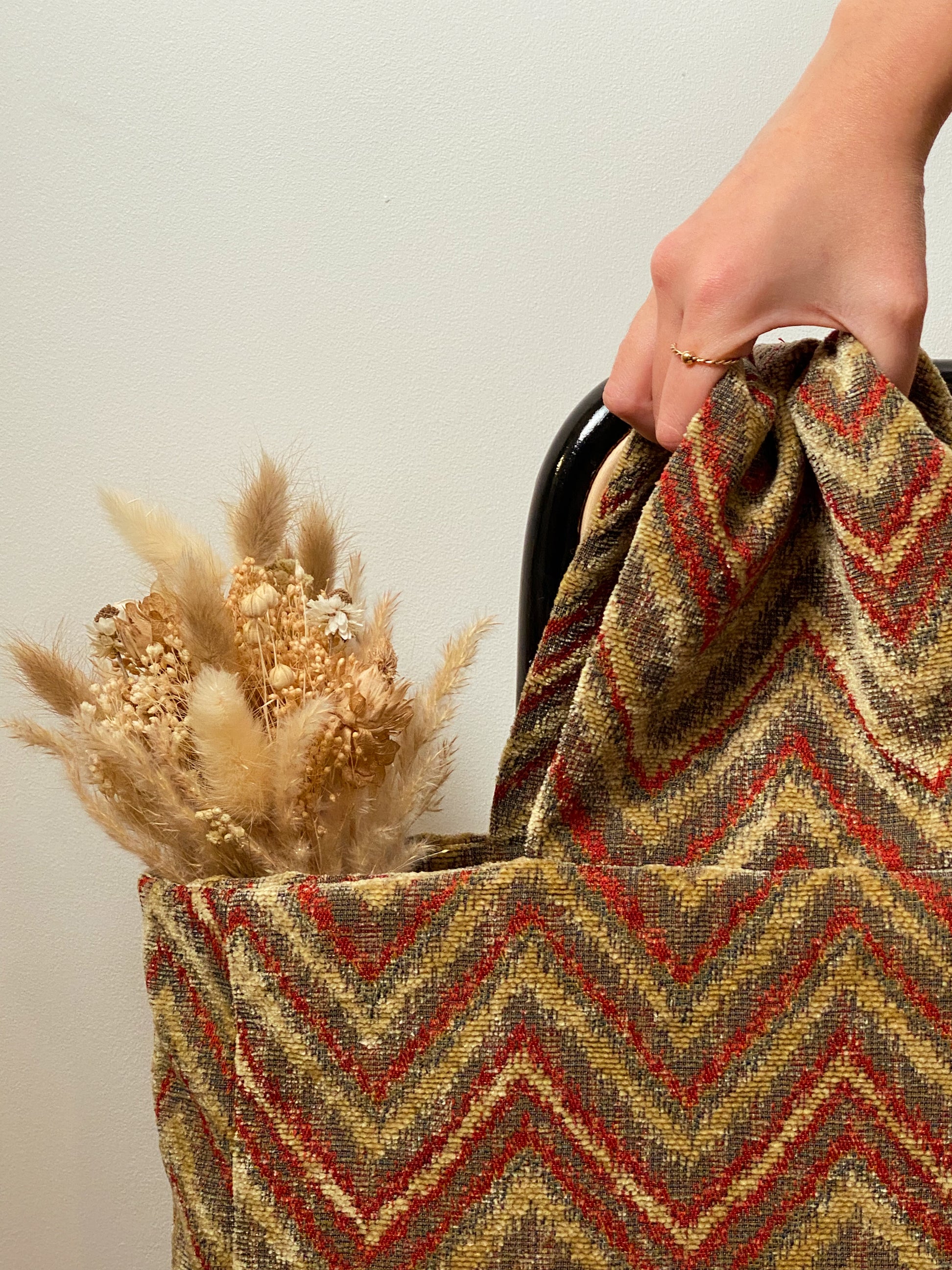 Handmade middle wrist bag