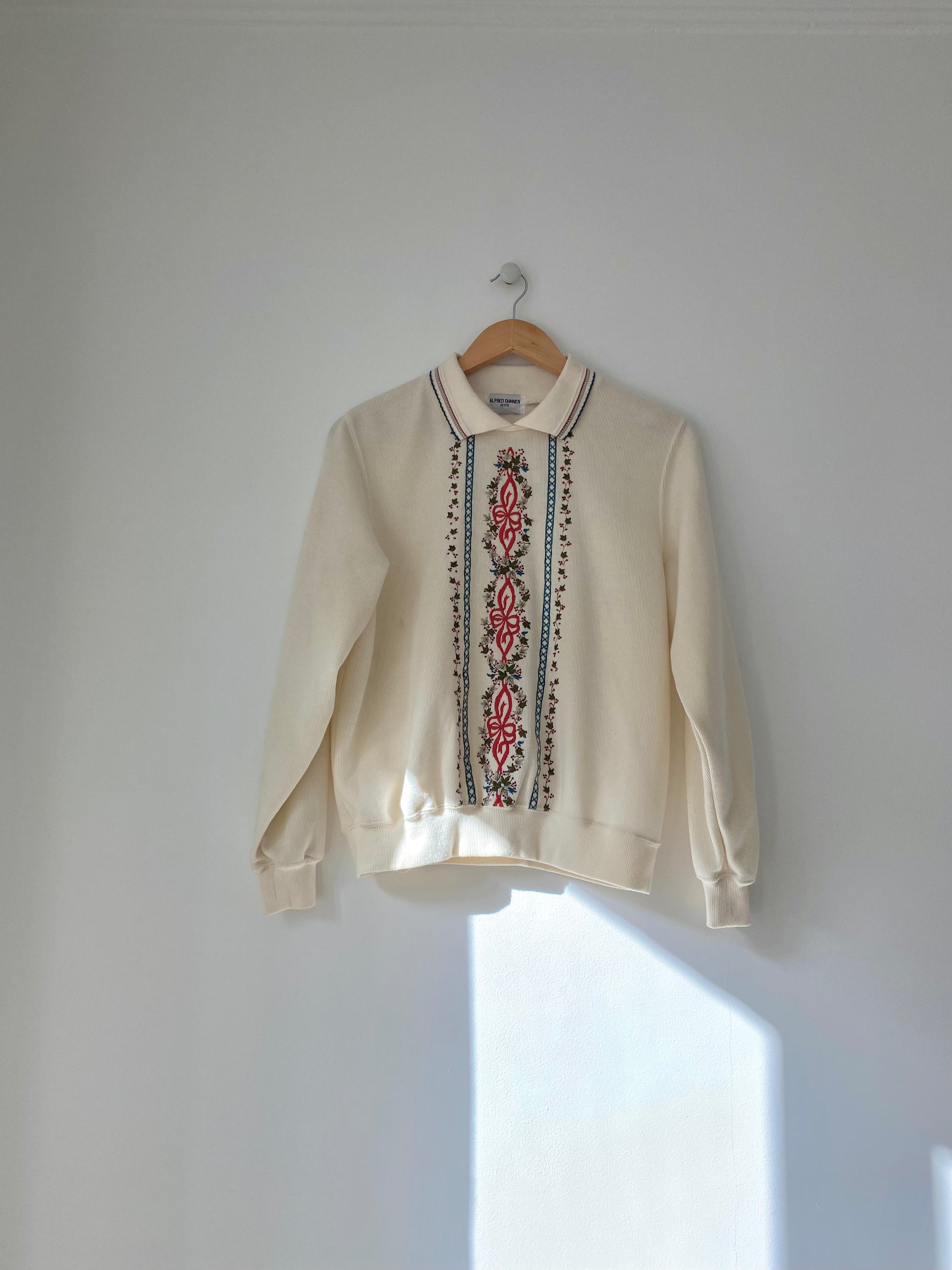 Vintage embroidery creamy sweater