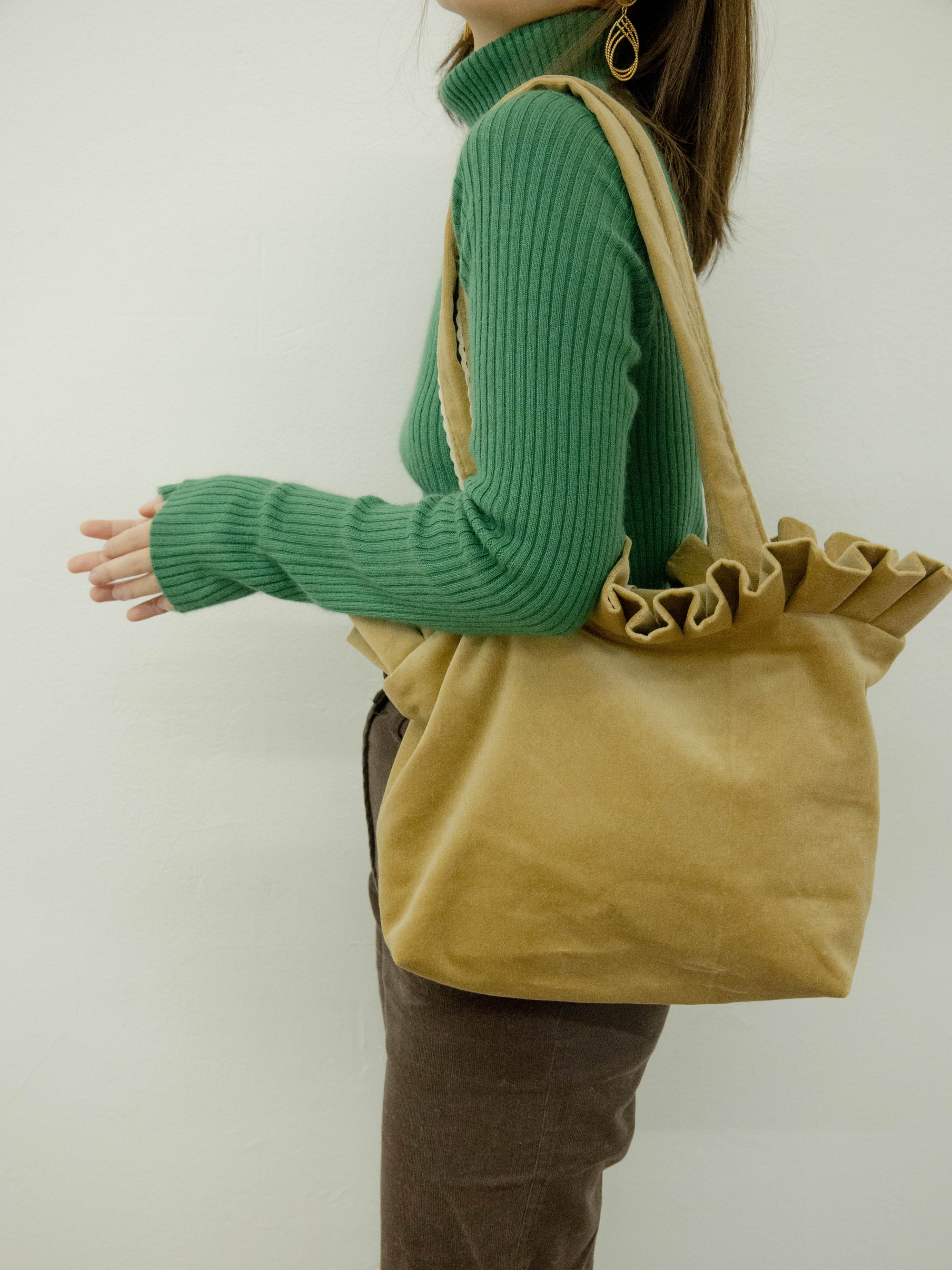 Handmade flounce hem bag
