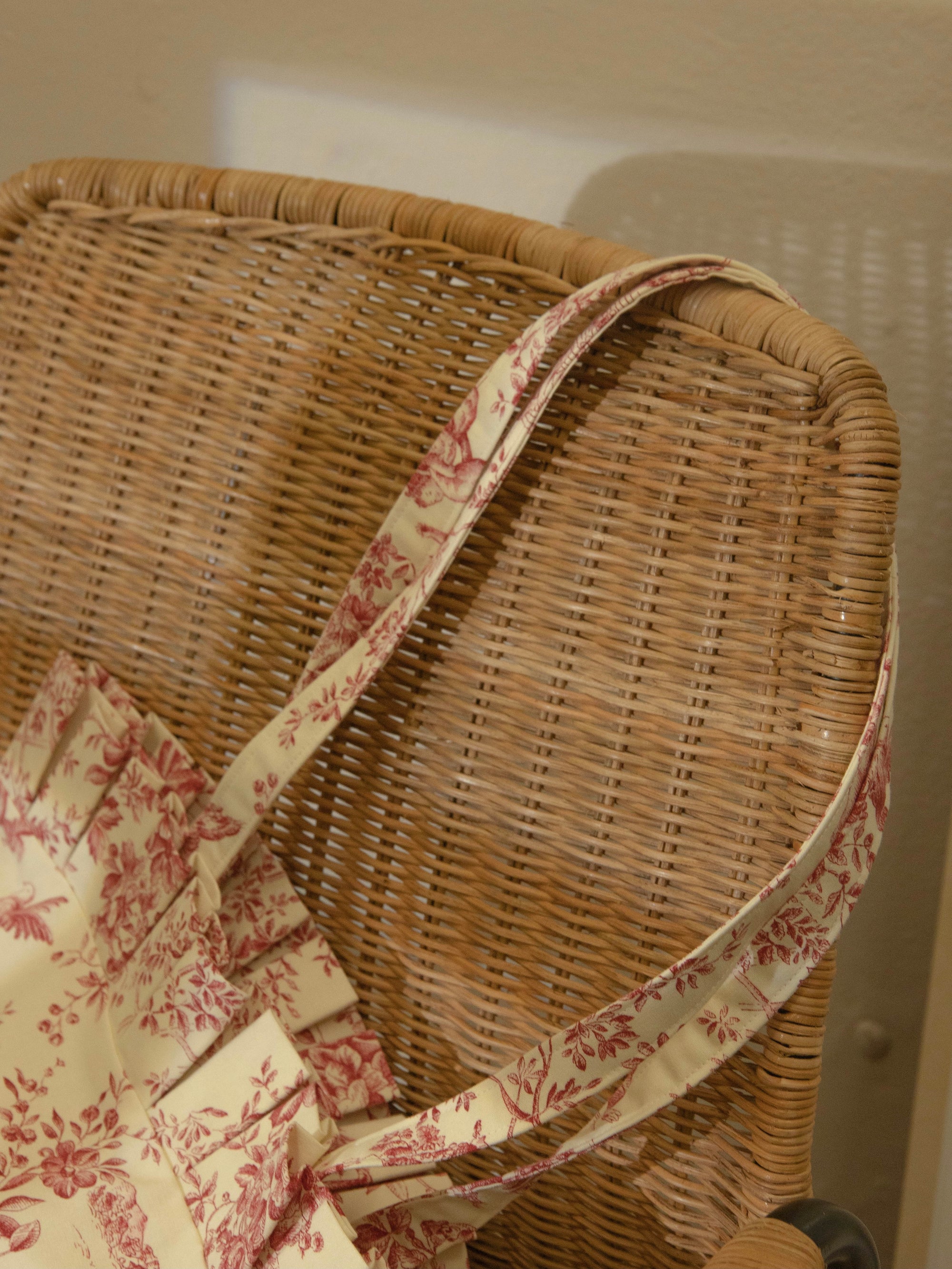 Handmade flounce hem bag