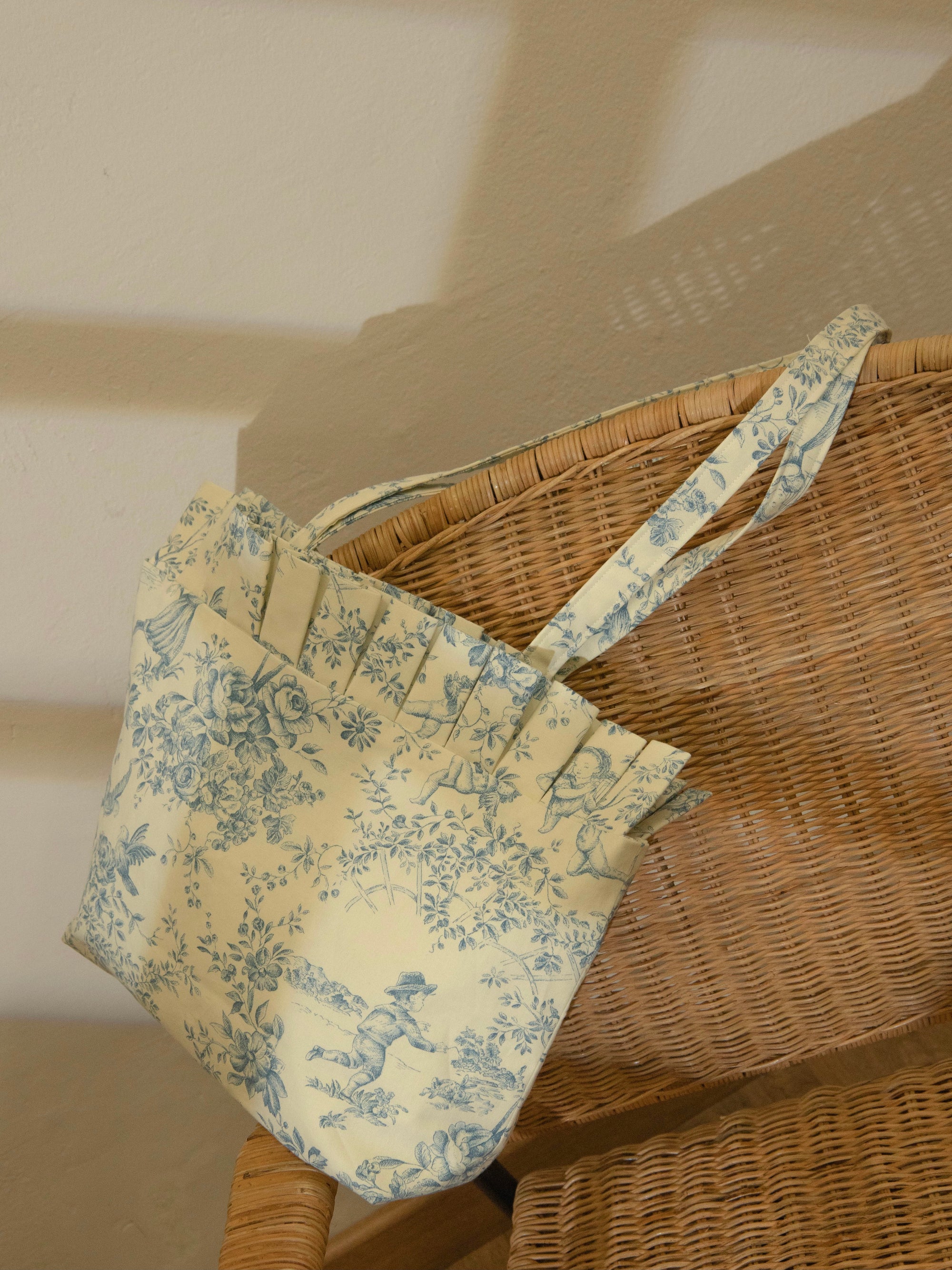 Handmade flounce hem bag